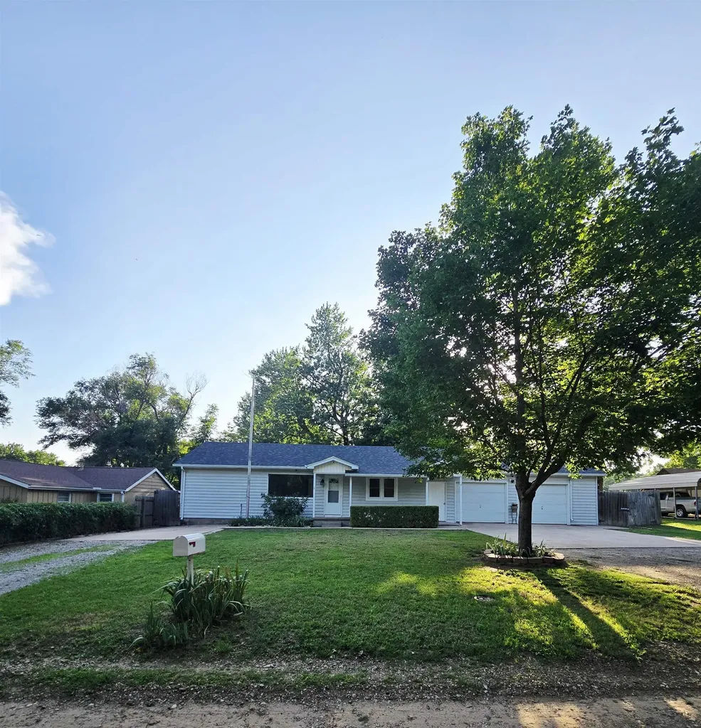 1125 N 13th Arkansas City KS 67005