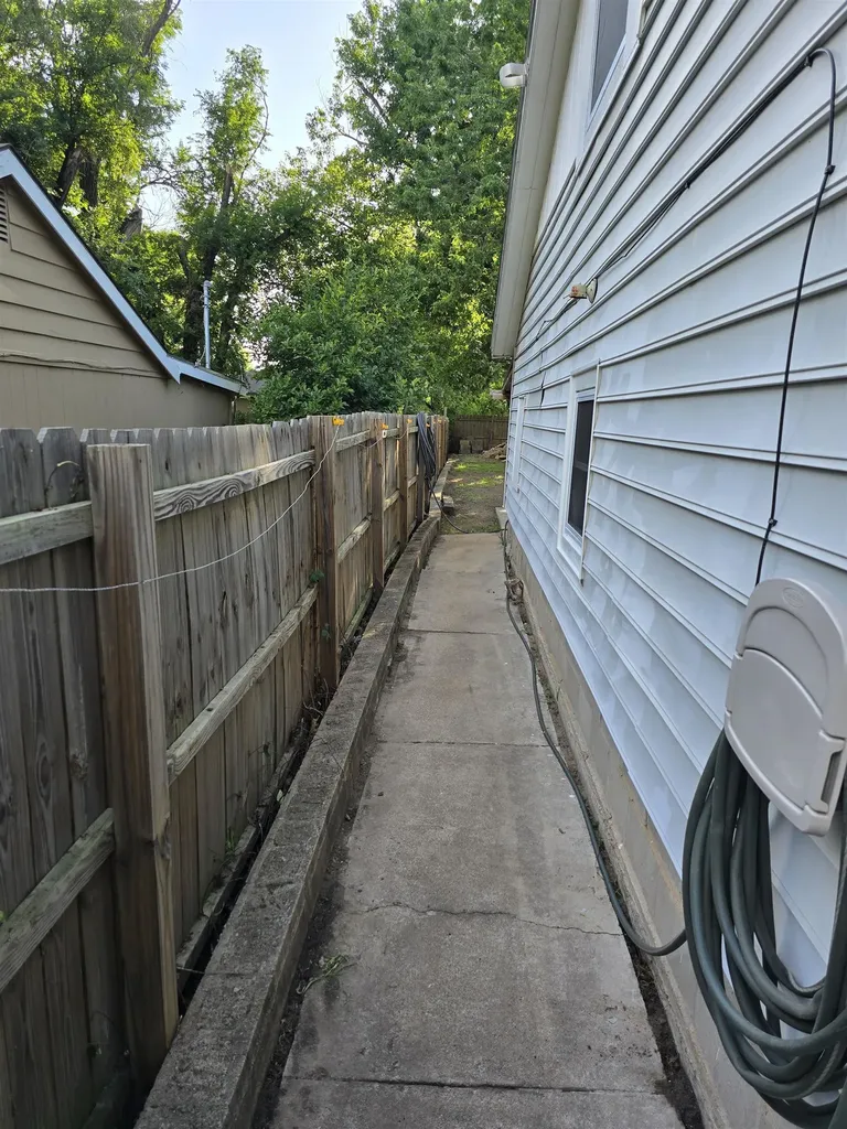 1125 N 13th Arkansas City KS 67005