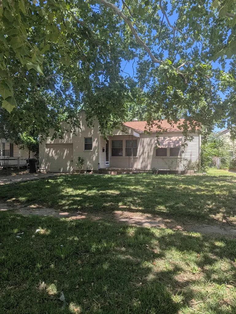 2508 S Greenwood Wichita KS 67216