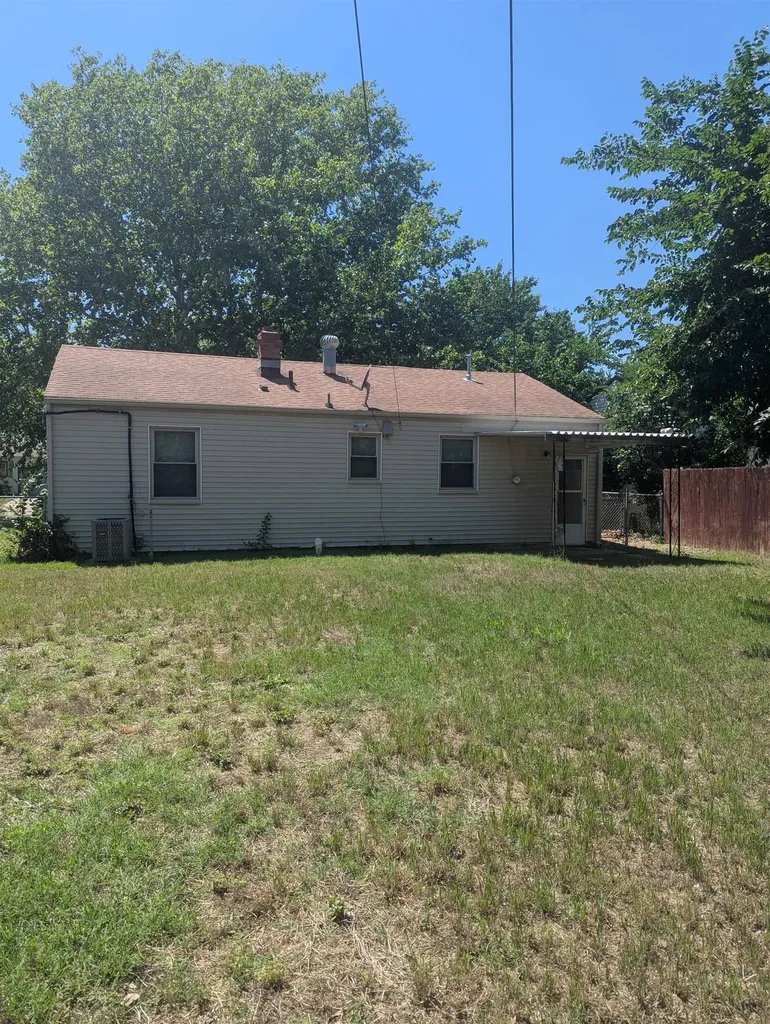 2508 S Greenwood Wichita KS 67216