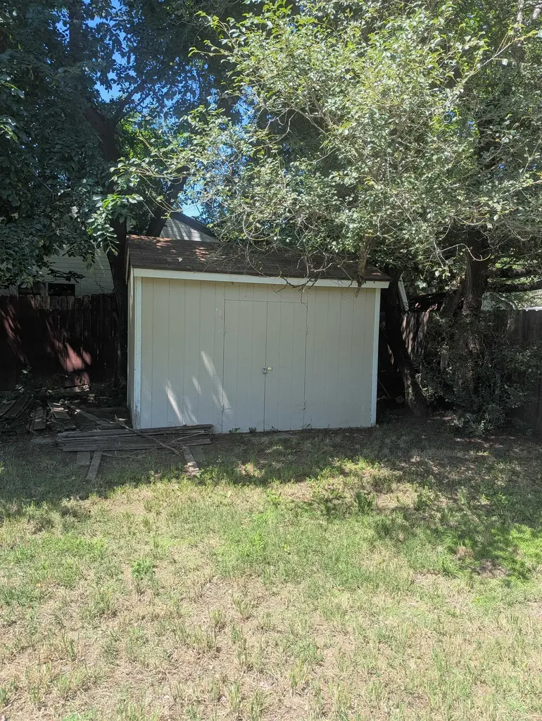 2508 S Greenwood Wichita KS 67216