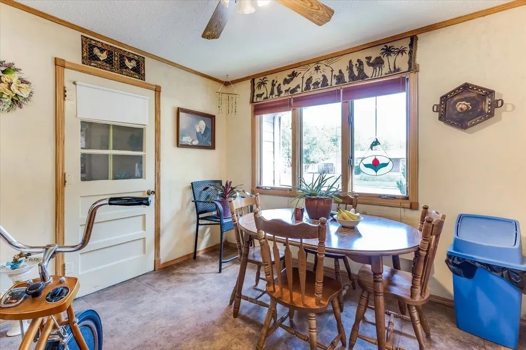 3579 S Vine Wichita KS 67217