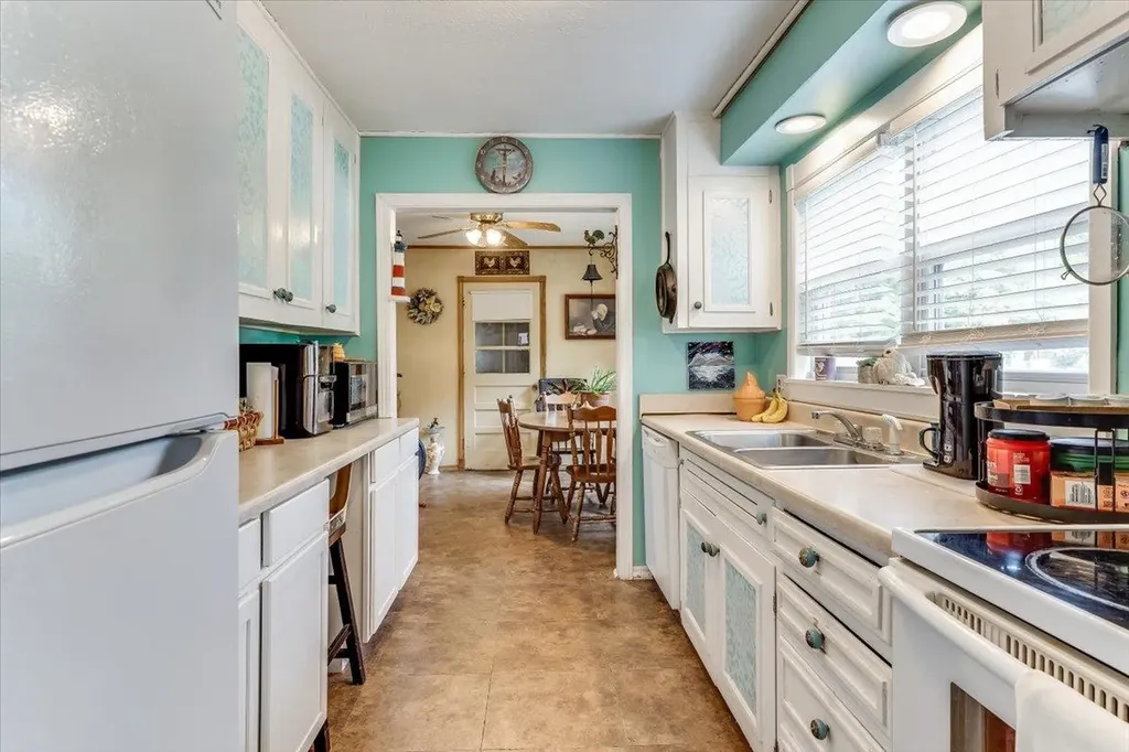 3579 S Vine Wichita KS 67217