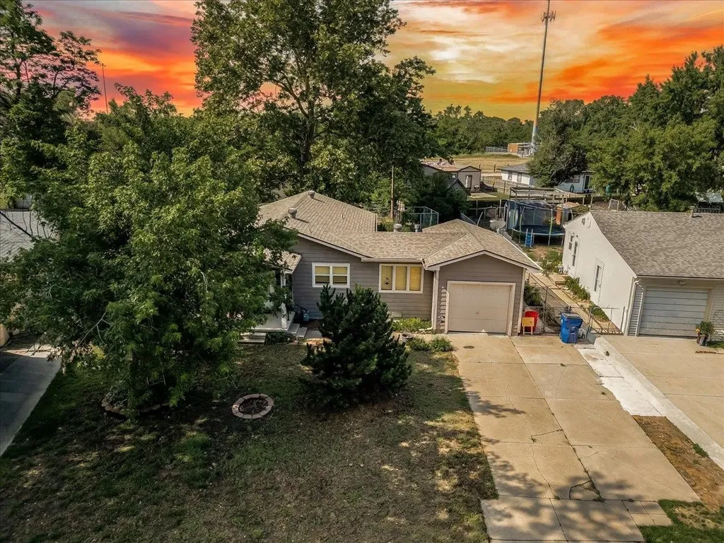 3579 S Vine Wichita KS 67217