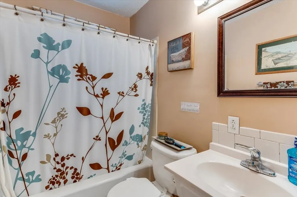 3579 S Vine Wichita KS 67217