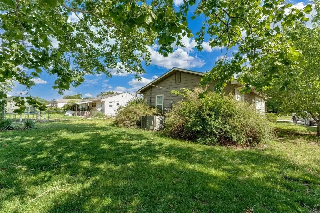 3579 S Vine Wichita KS 67217