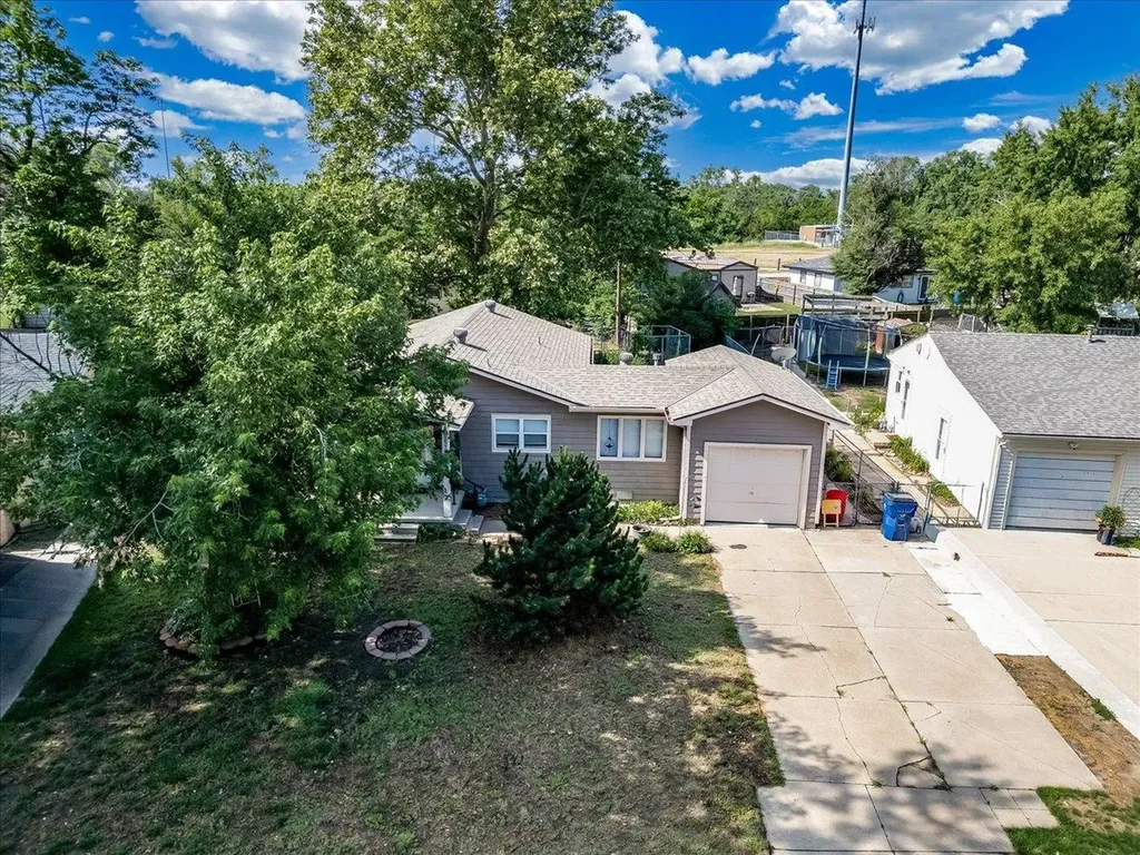3579 S Vine Wichita KS 67217