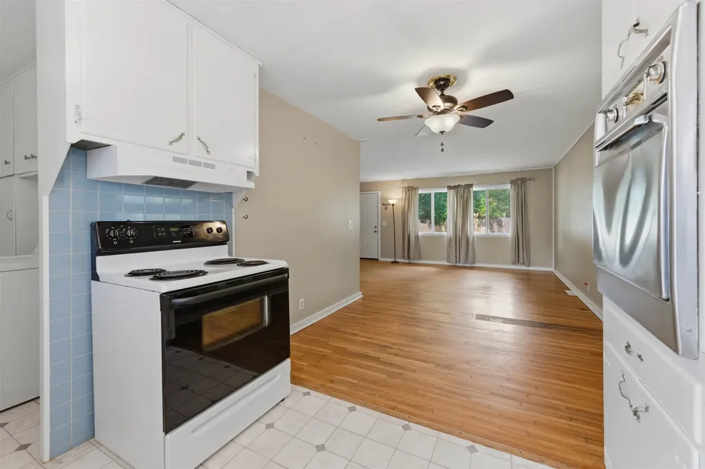 1448 N Prairie Lane Derby KS 67037