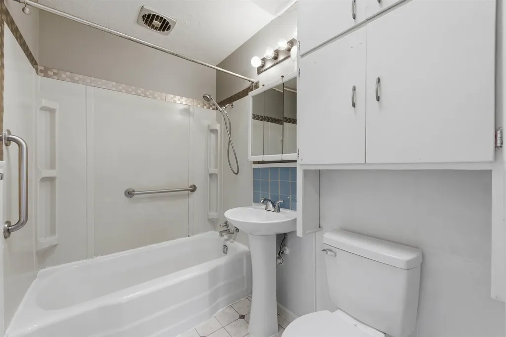 1448 N Prairie Lane Derby KS 67037