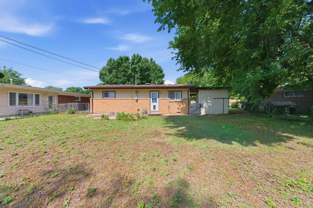 1448 N Prairie Lane Derby KS 67037