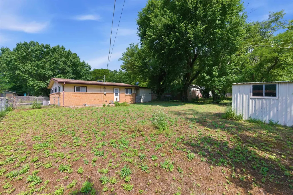 1448 N Prairie Lane Derby KS 67037