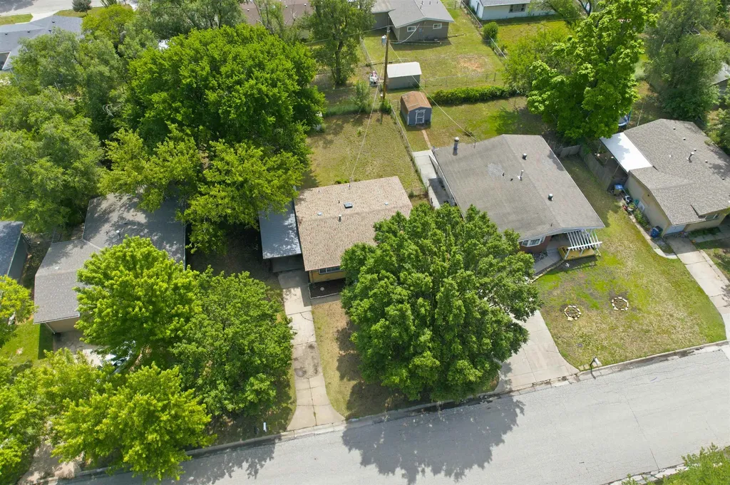 1448 N Prairie Lane Derby KS 67037