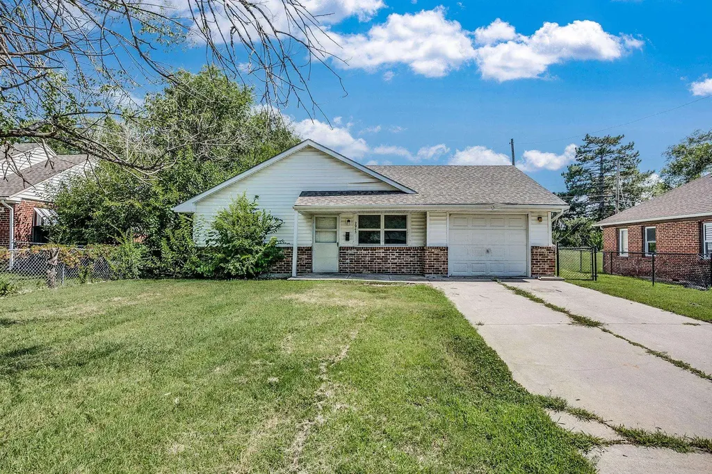 2915 E Shadybrook Lane Wichita KS 67214
