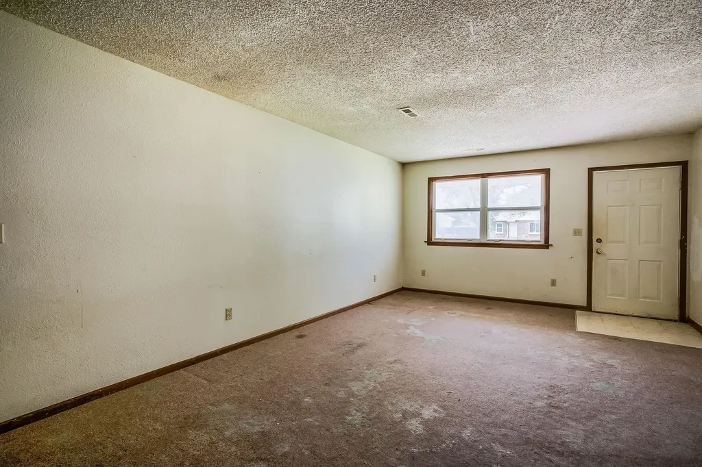 2915 E Shadybrook Lane Wichita KS 67214