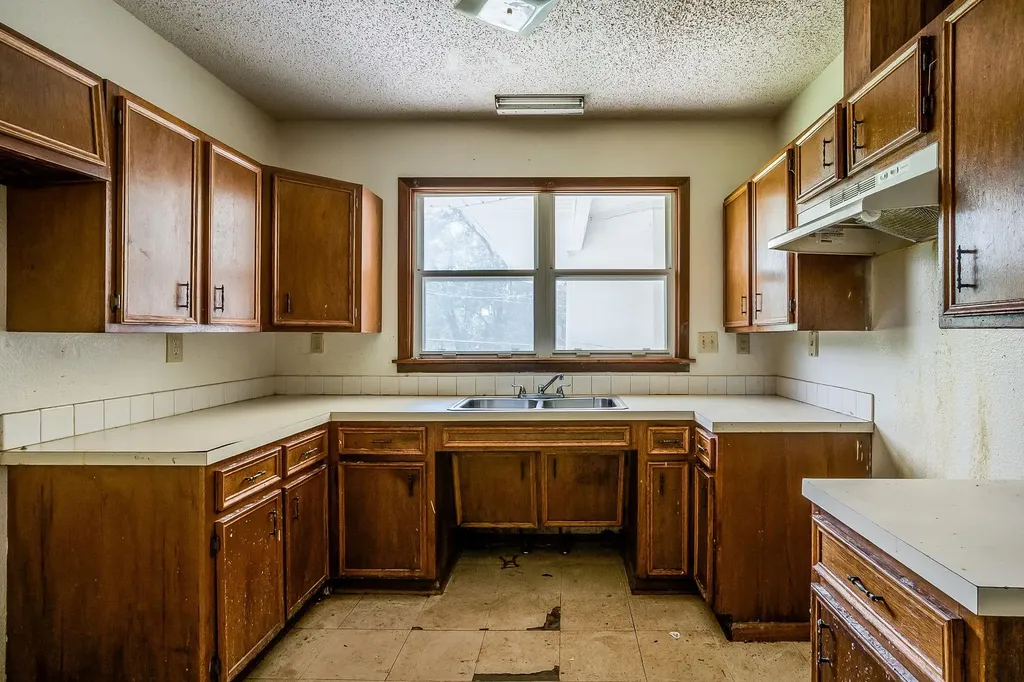 2915 E Shadybrook Lane Wichita KS 67214