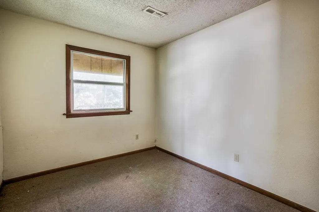 2915 E Shadybrook Lane Wichita KS 67214
