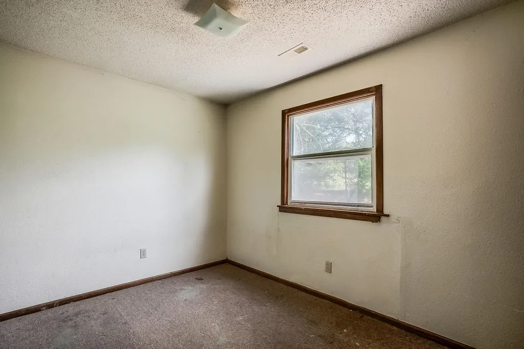 2915 E Shadybrook Lane Wichita KS 67214