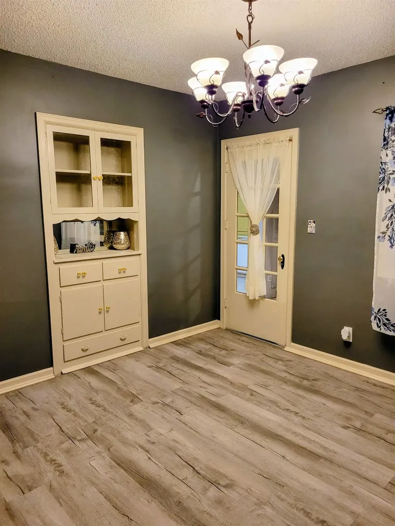 1282 S Minneapolis Wichita KS 67211