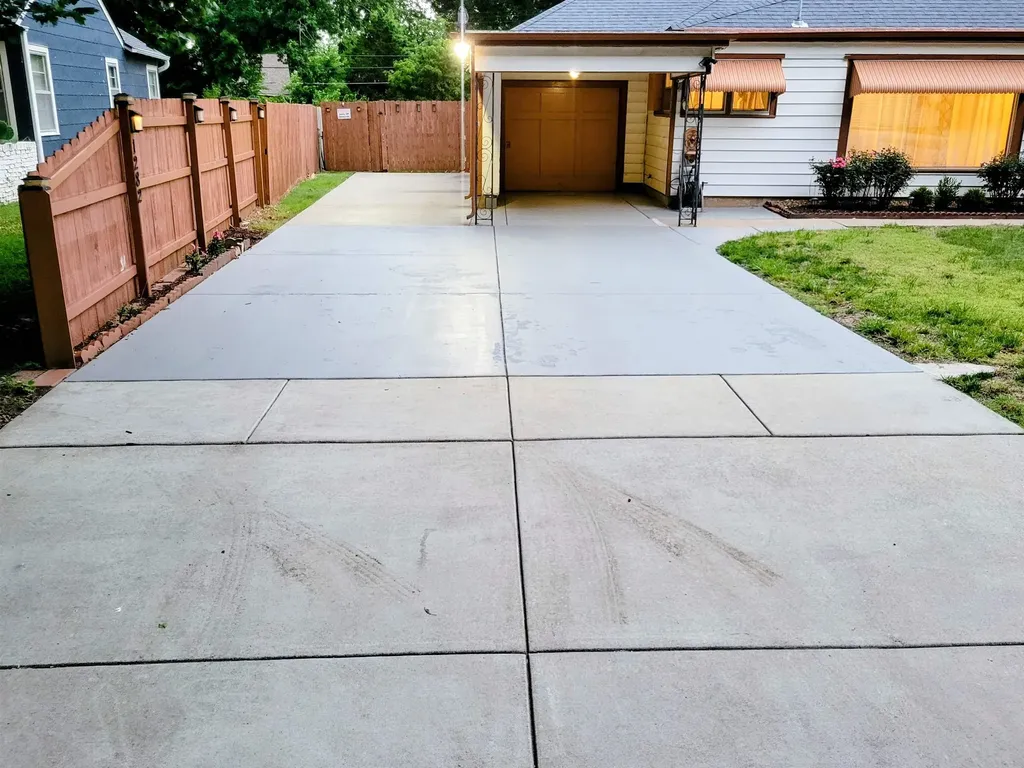 1282 S Minneapolis Wichita KS 67211