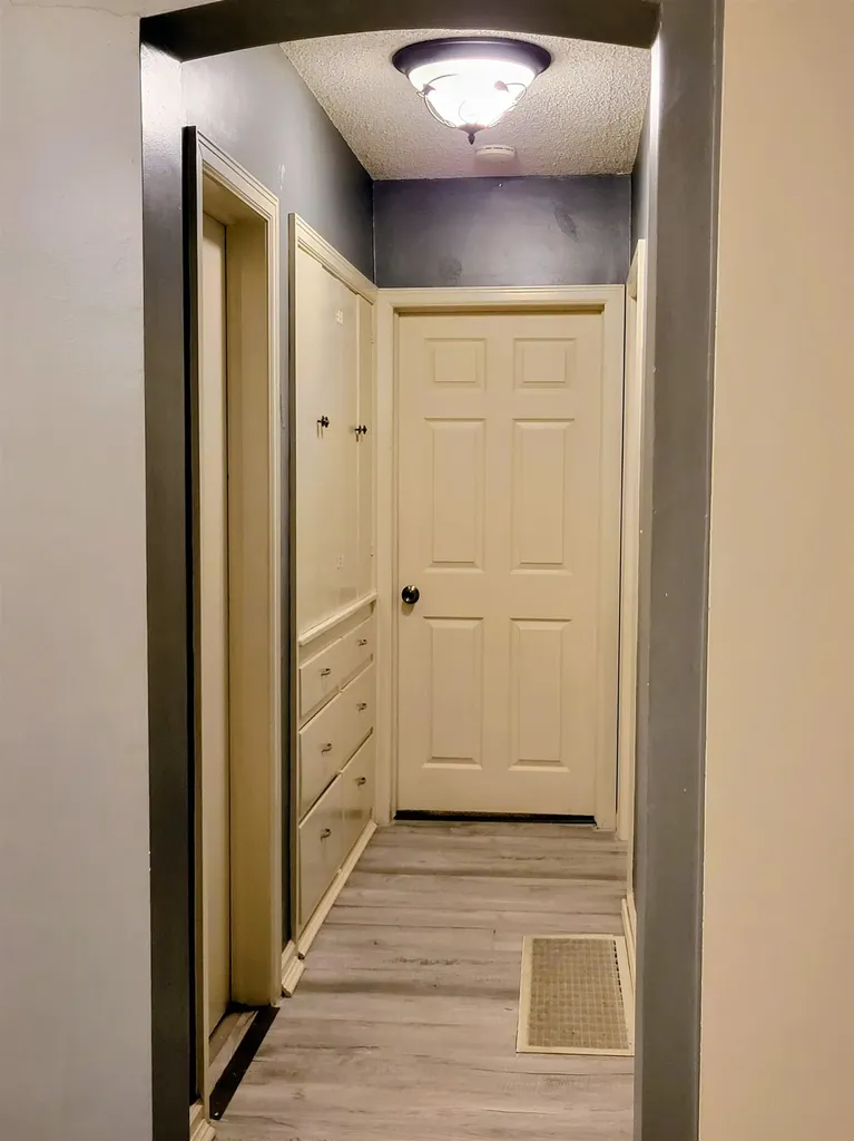 1282 S Minneapolis Wichita KS 67211
