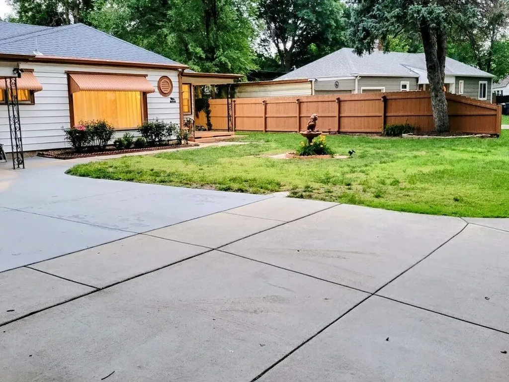1282 S Minneapolis Wichita KS 67211