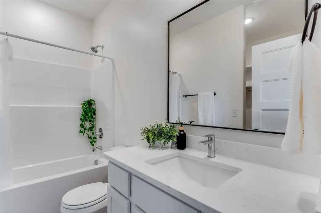5425 Rolly Street Wichita KS 67215
