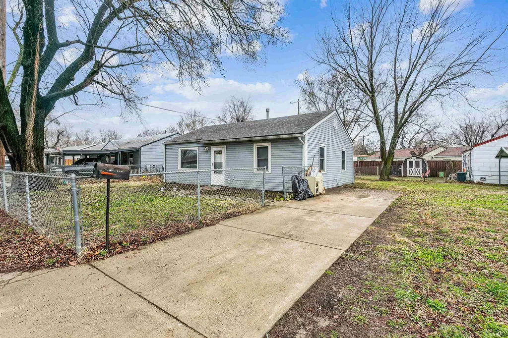 4533 S Elmhurst Wichita KS 67216-0000