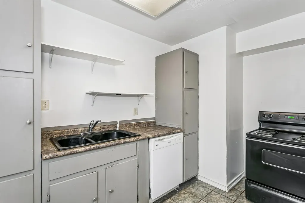 4533 S Elmhurst Wichita KS 67216-0000