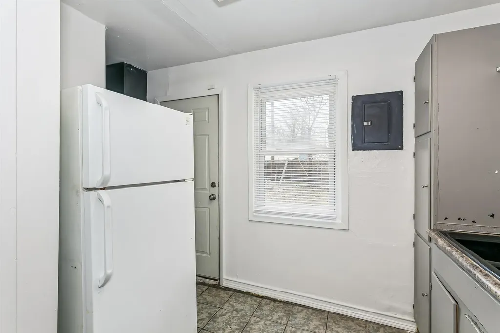 4533 S Elmhurst Wichita KS 67216-0000