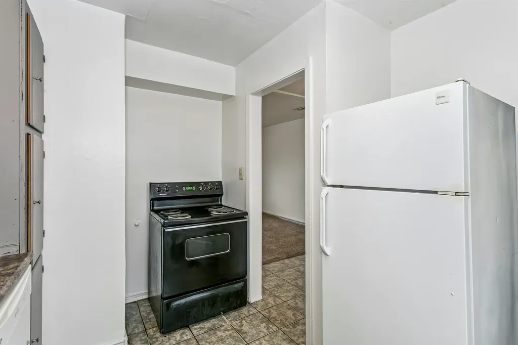 4533 S Elmhurst Wichita KS 67216-0000