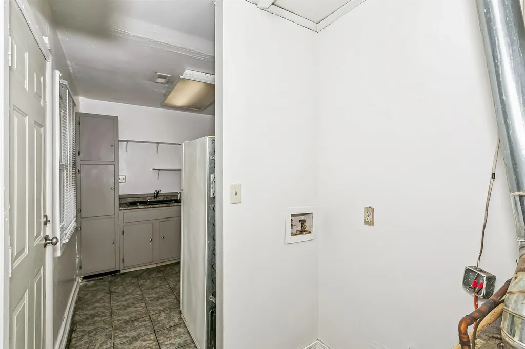 4533 S Elmhurst Wichita KS 67216-0000