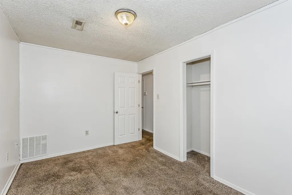 4533 S Elmhurst Wichita KS 67216-0000