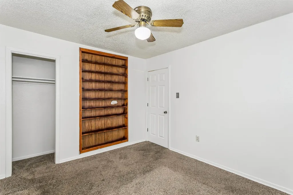 4533 S Elmhurst Wichita KS 67216-0000