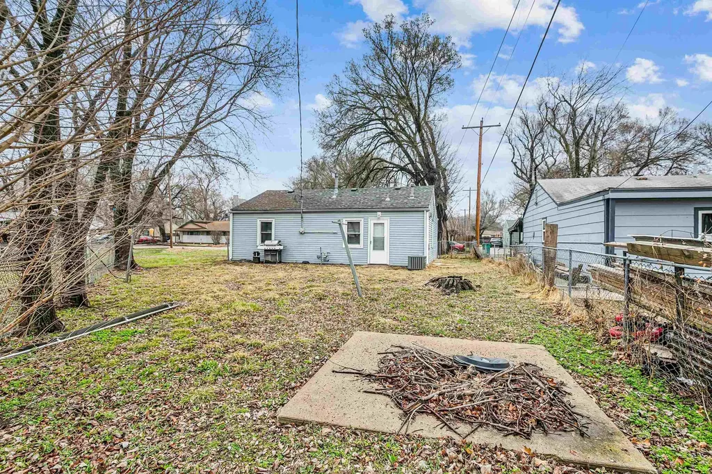 4533 S Elmhurst Wichita KS 67216-0000