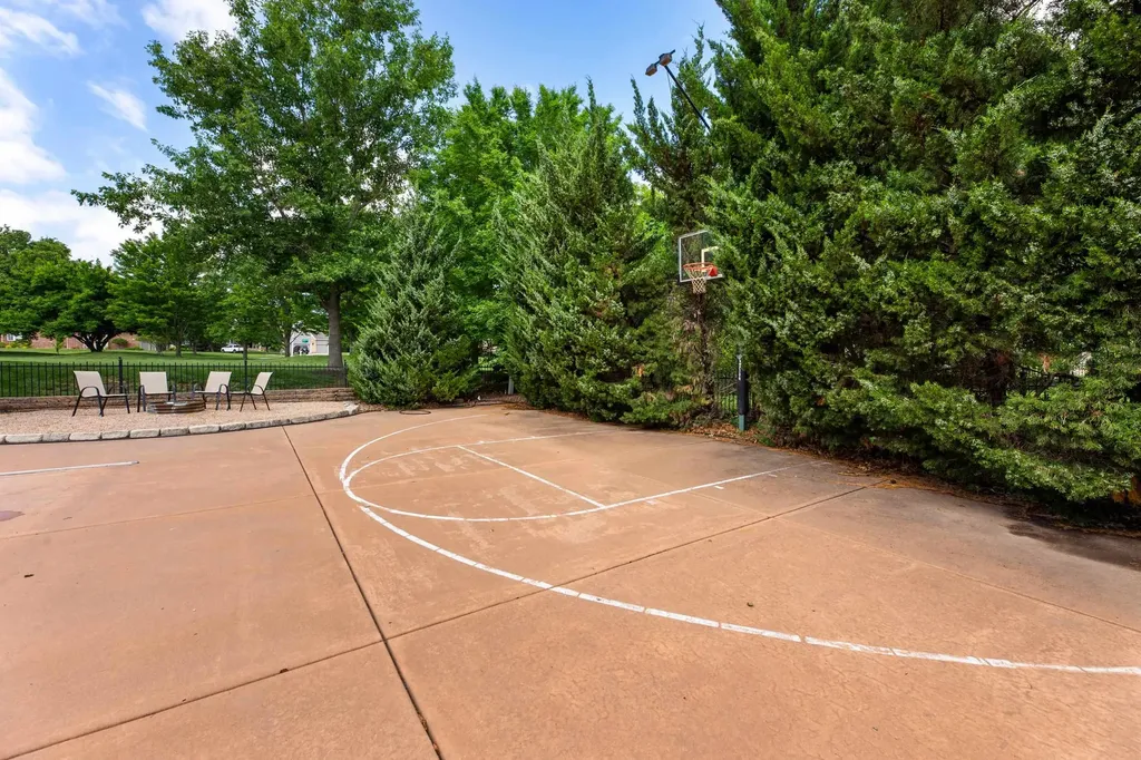 104 N Chelmsford Court Wichita KS 67230