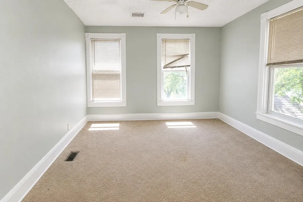 502 E 10th Winfield KS 67156