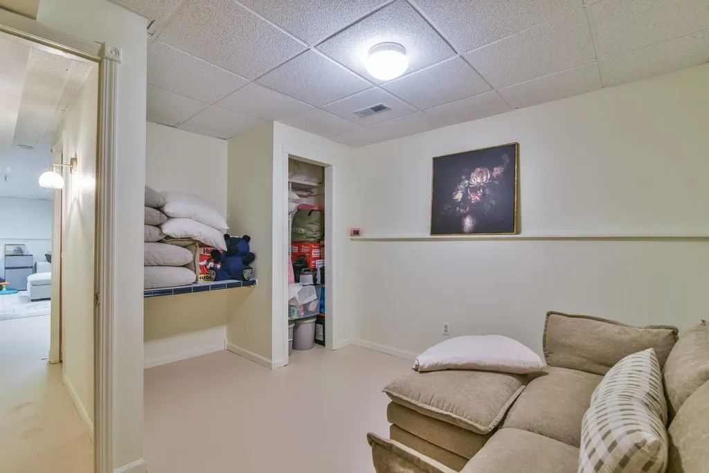 919 E Karla Haysville KS 67060