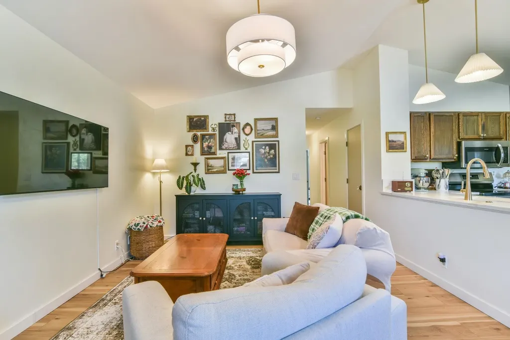 919 E Karla Haysville KS 67060