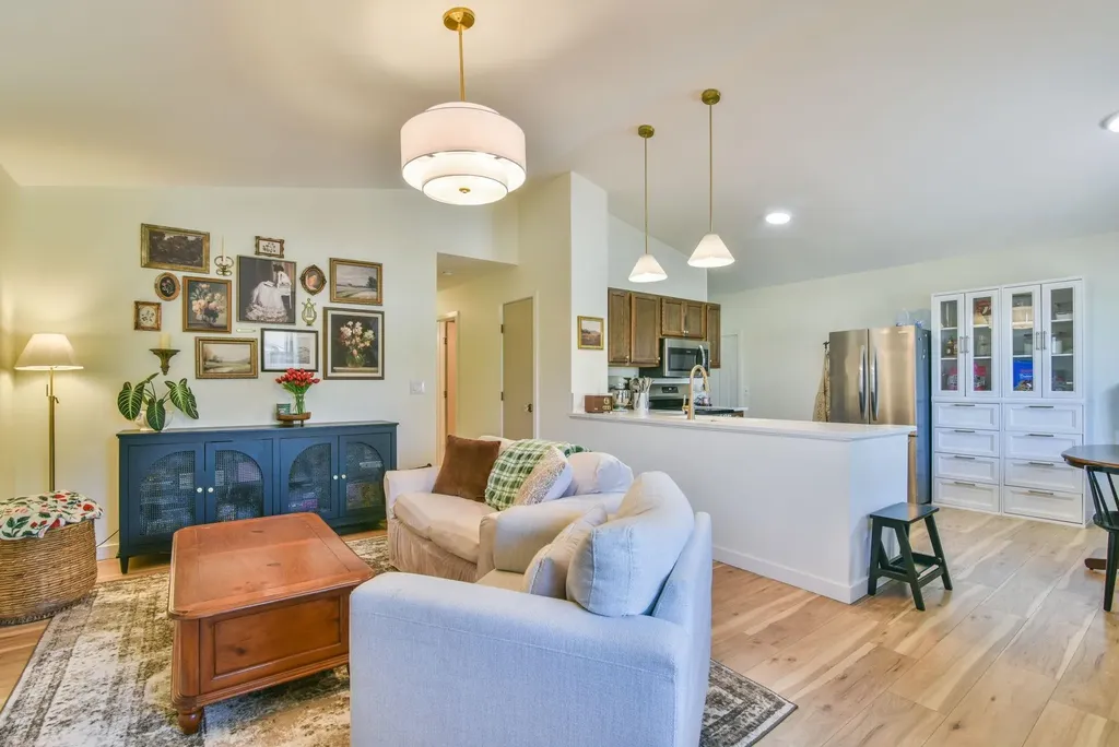 919 E Karla Haysville KS 67060