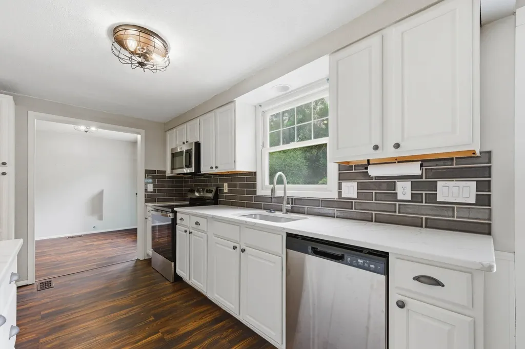 1243 N Dry Creek Derby KS 67037