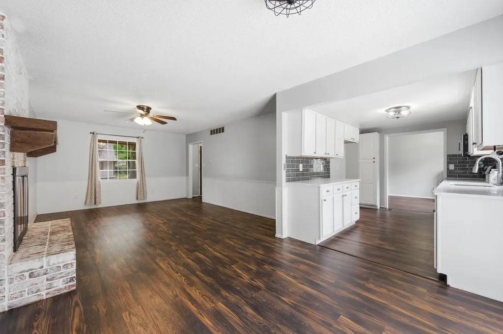 1243 N Dry Creek Derby KS 67037