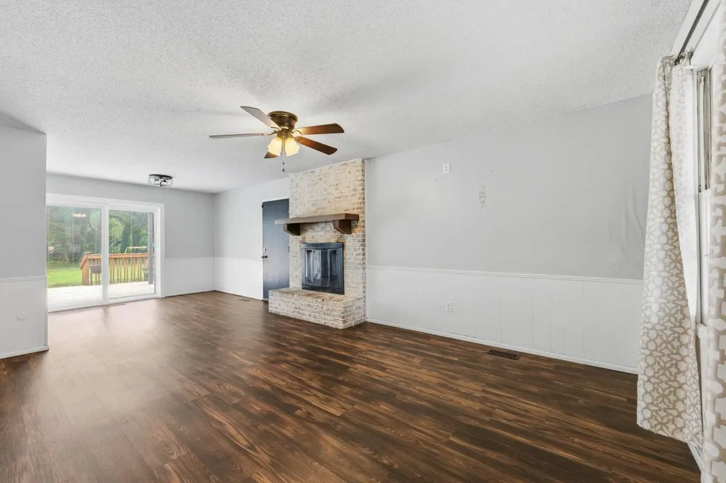 1243 N Dry Creek Derby KS 67037
