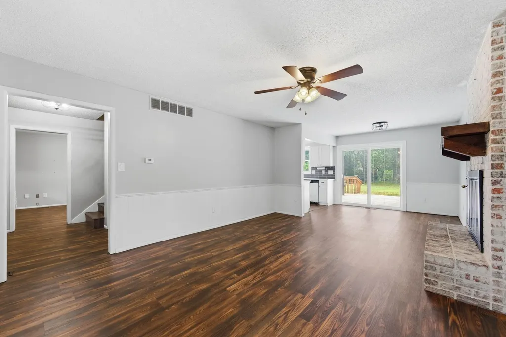 1243 N Dry Creek Derby KS 67037