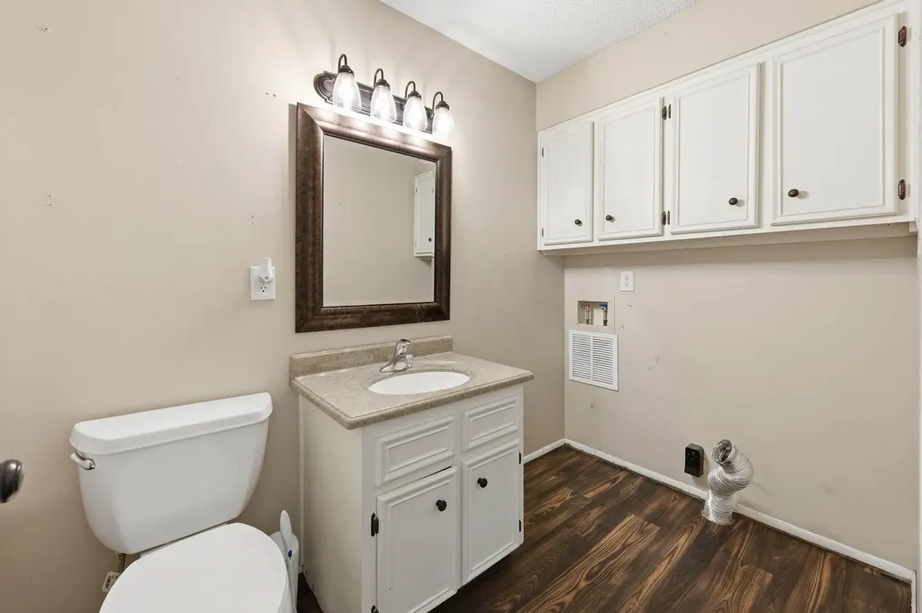 1243 N Dry Creek Derby KS 67037
