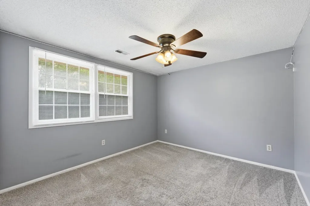 1243 N Dry Creek Derby KS 67037