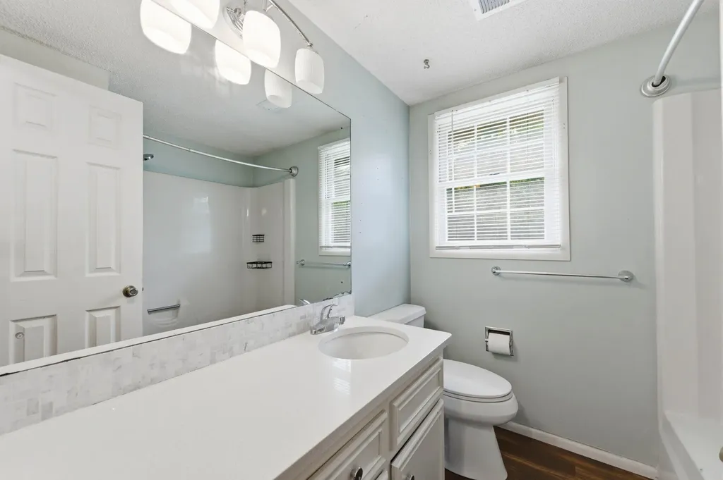 1243 N Dry Creek Derby KS 67037