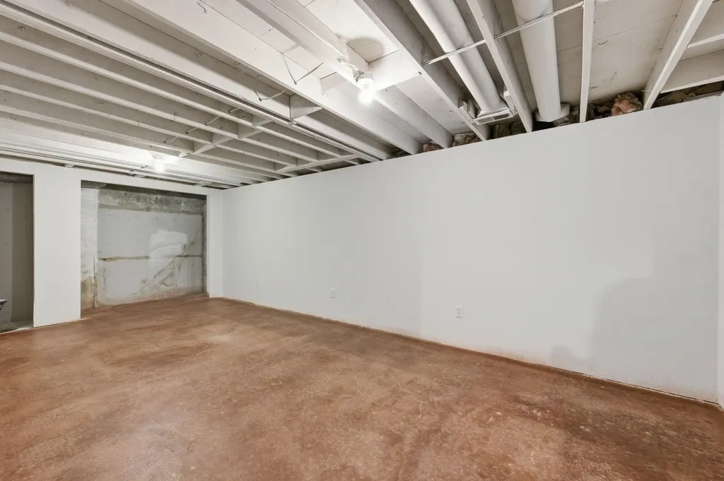 1243 N Dry Creek Derby KS 67037