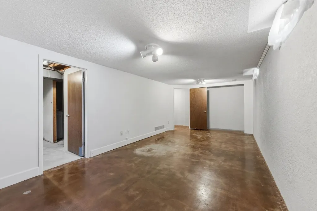 1243 N Dry Creek Derby KS 67037