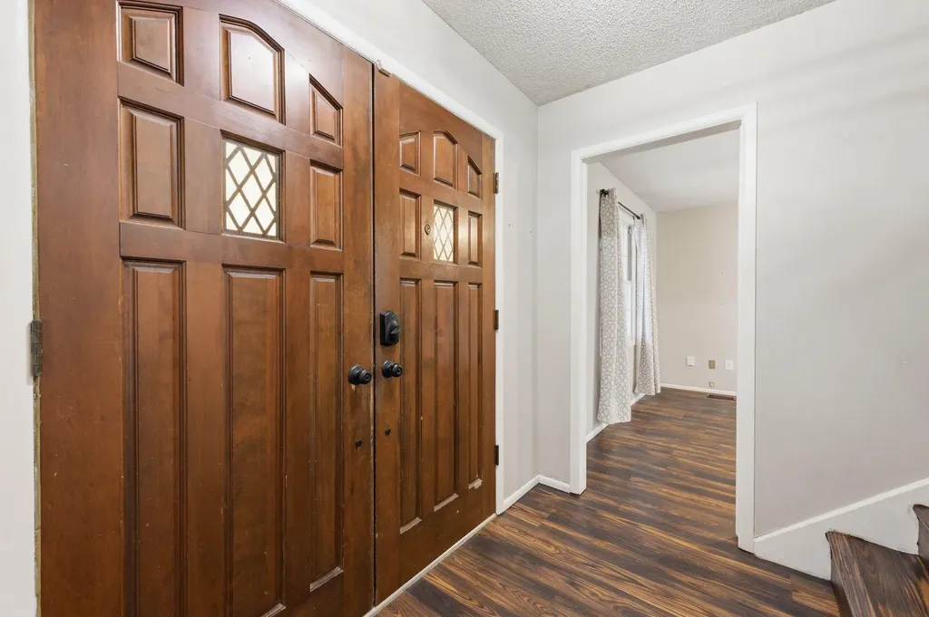 1243 N Dry Creek Derby KS 67037