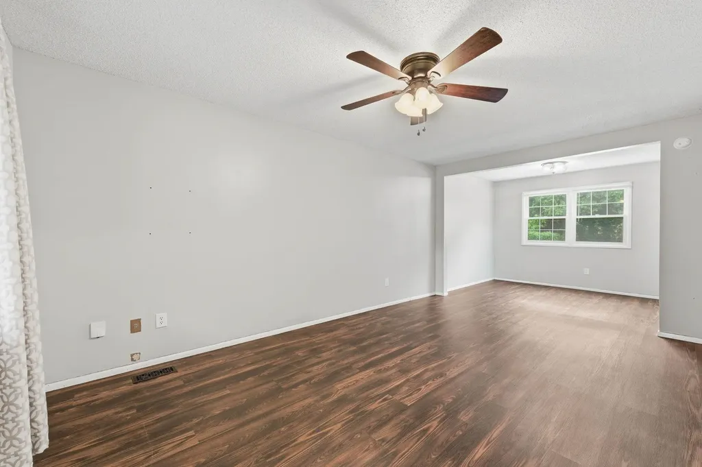 1243 N Dry Creek Derby KS 67037